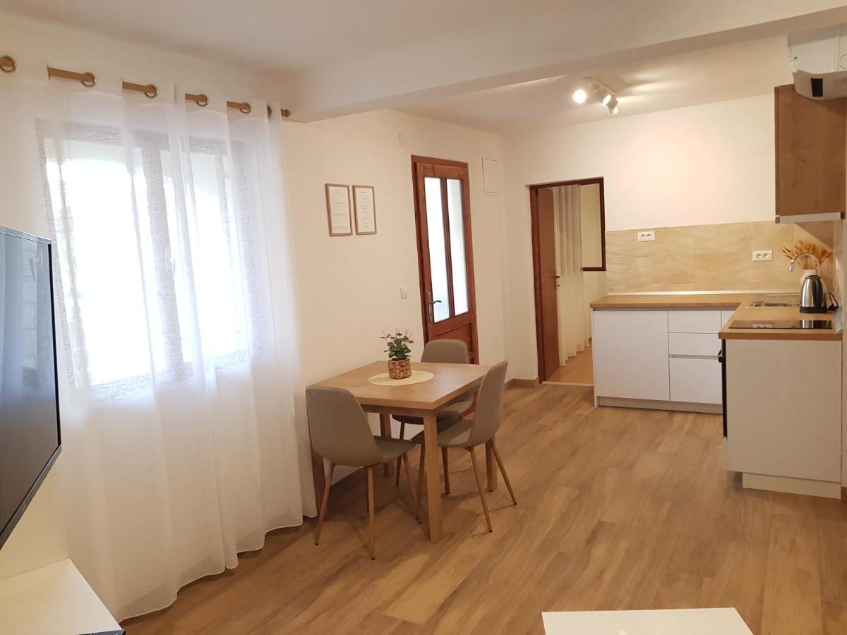 Apartments Huljic Hvar Town Esterno foto
